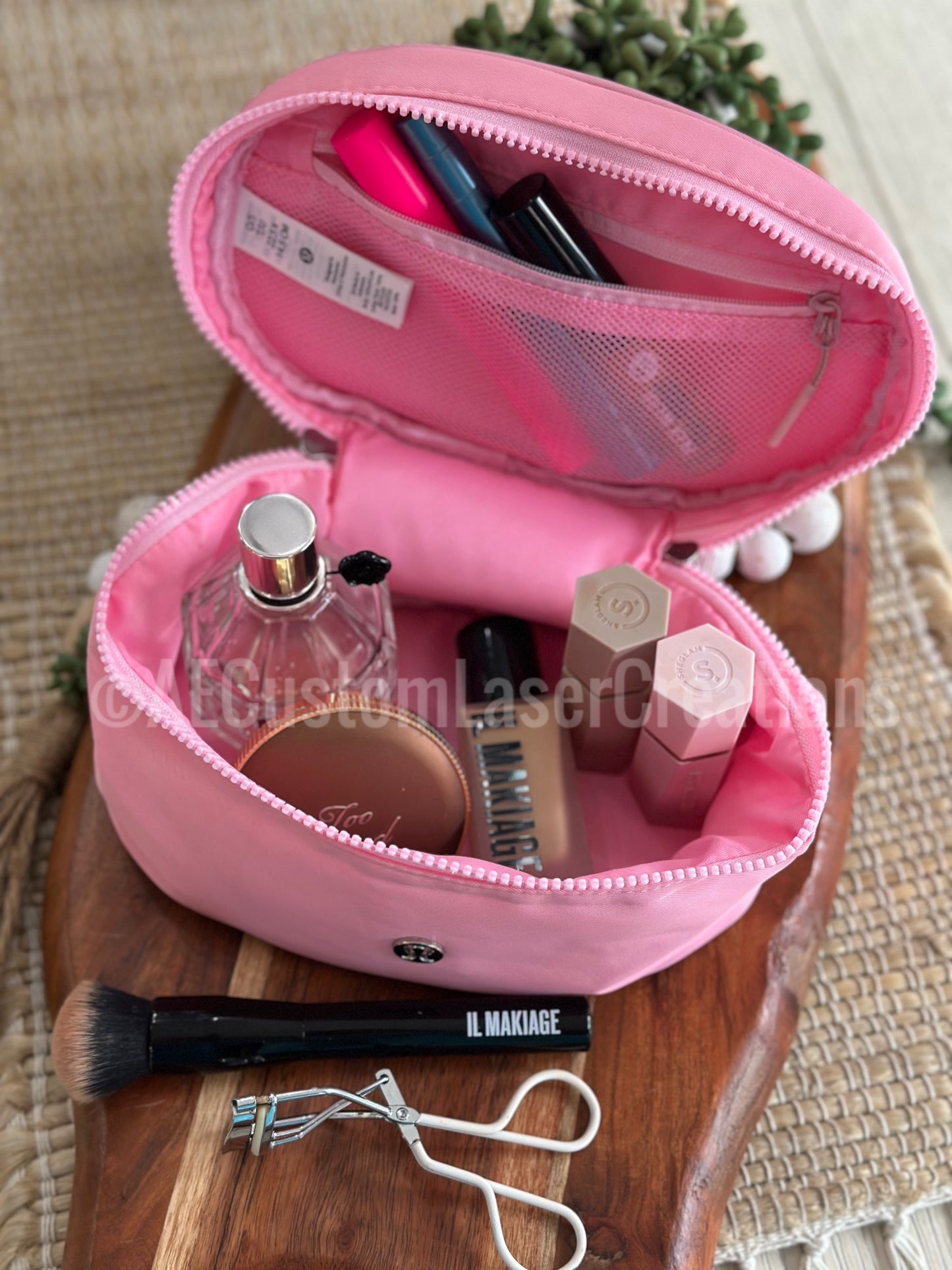 LL Oval Top Accessory Kit (Makeup Bag)