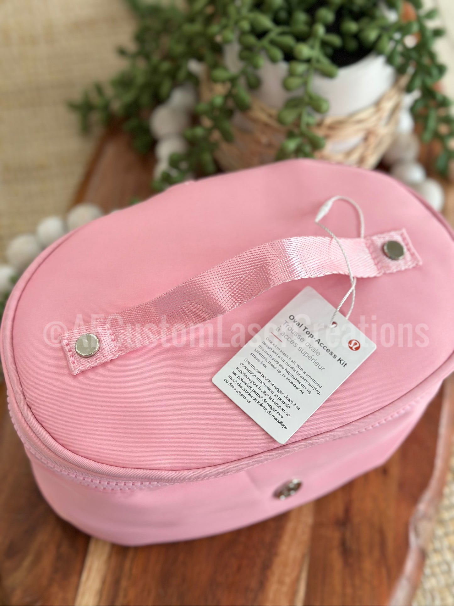 LL Oval Top Accessory Kit (Makeup Bag)
