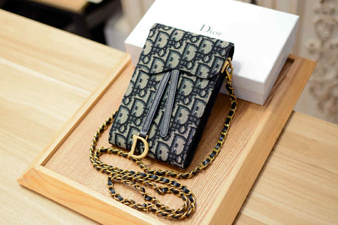 Minimalist Crossbody Bag
