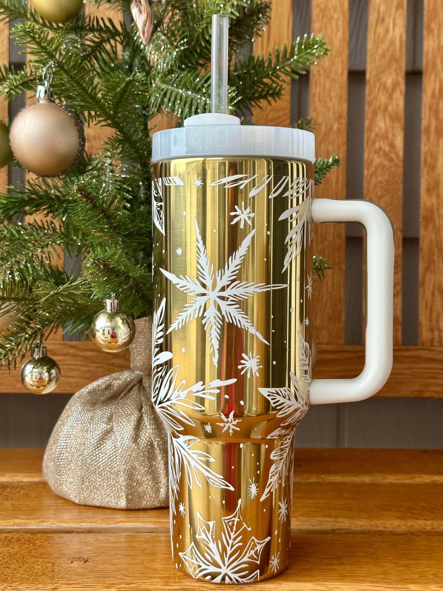 Inverted Engraved 40oz Tumbler: Vintage Snowflakes