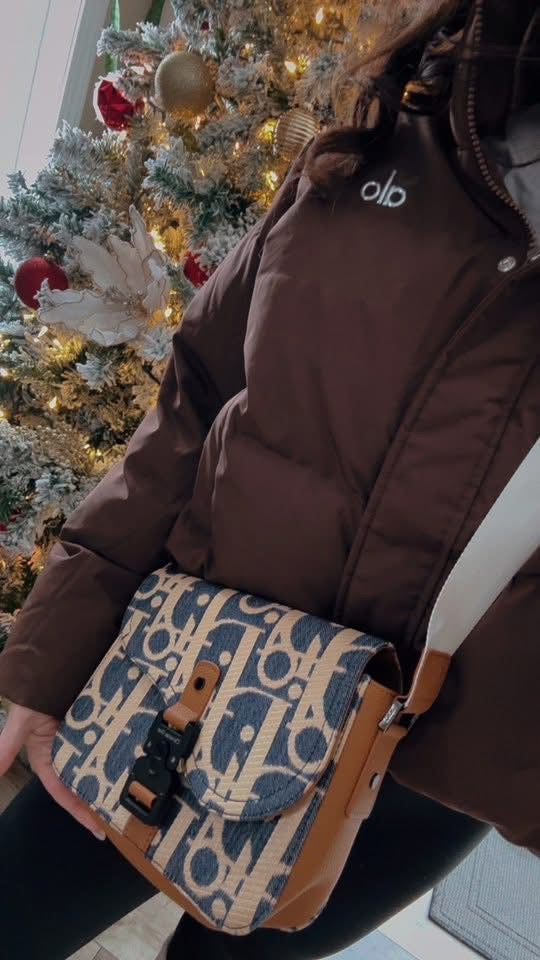 Blue/Tan/White Crossbody Di or