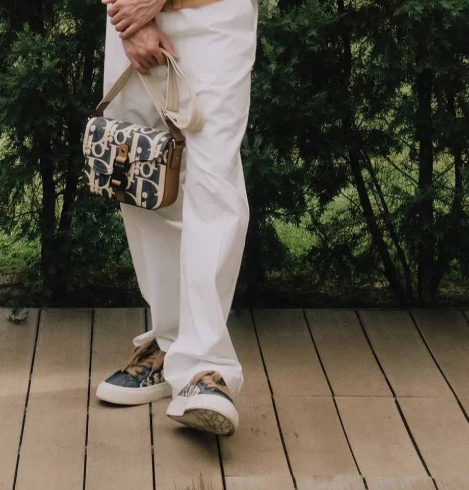 Blue/Tan/White Crossbody Di or